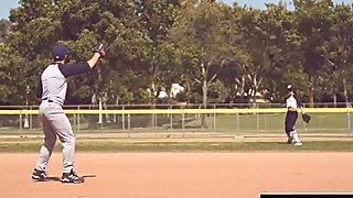 Remaja - Kirsten Lee ejakulasi di dalam oleh pelatih softball