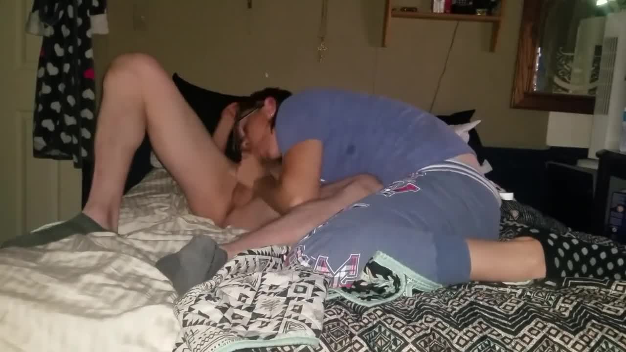 Sexy amateur wife gave me a blowjob while i was asleep
